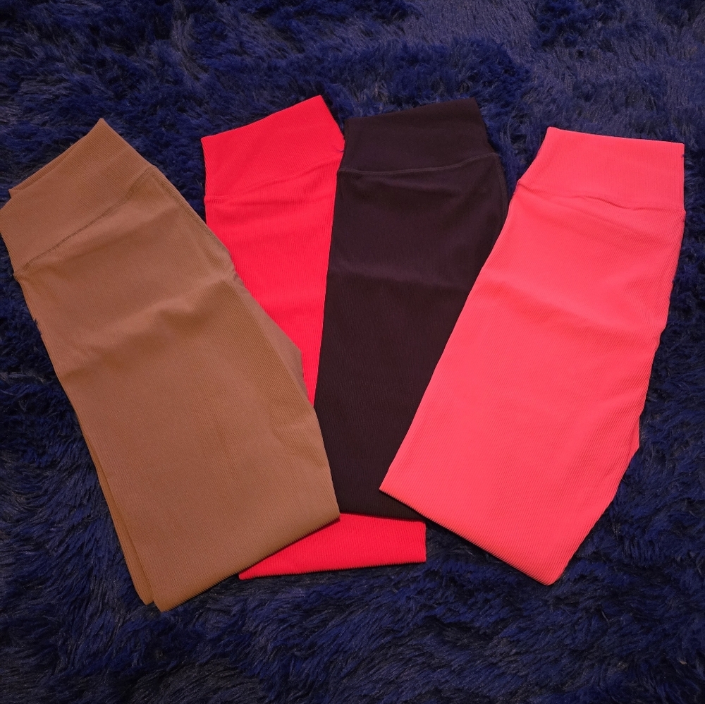 Set of Four Leggings in Mocha, Red, Navy and Pink